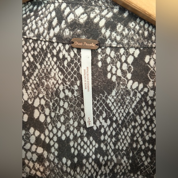 Free People Modern Muse Snakeskin Oversized High Low Long Sleeve Top - Picture 12 of 14